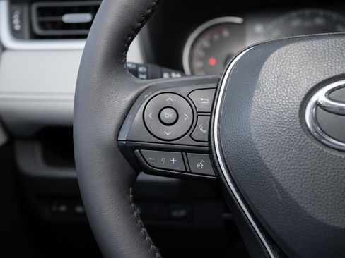 Used 2023 Toyota RAV4 XLE Premium image 24