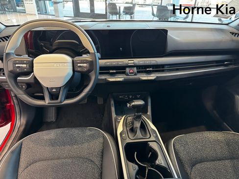 New 2025 Kia K4 GT-Line image 12