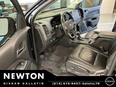Used 2020 Chevrolet Colorado Z71 w/ Z71 Midnight Edition AWD/4WD image 6