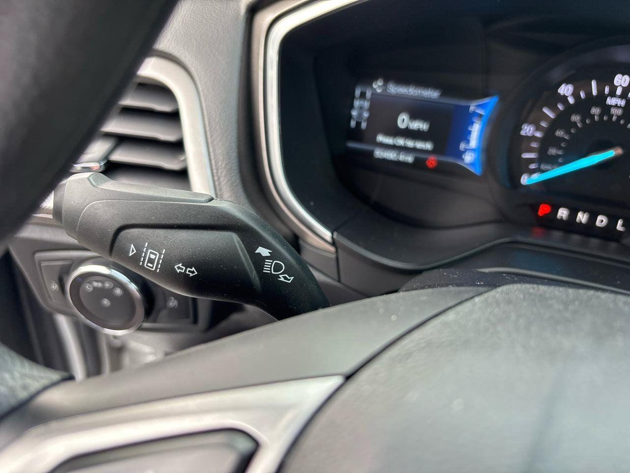 Used 2019 Ford Fusion SE FWD image 16