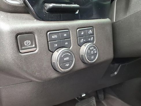 Used 2024 Chevrolet Silverado 2500 High Country w/ Technology Package AWD/4WD image 18