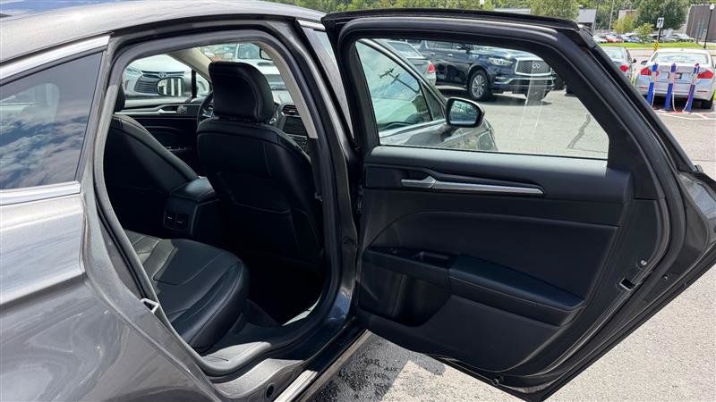 Used 2018 Ford Fusion Titanium AWD/4WD image 37