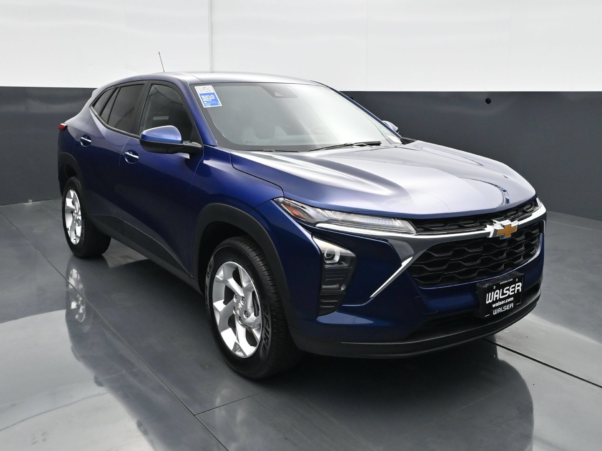 Used 2024 Chevrolet Trax LS w/ LS Convenience Package FWD image 11