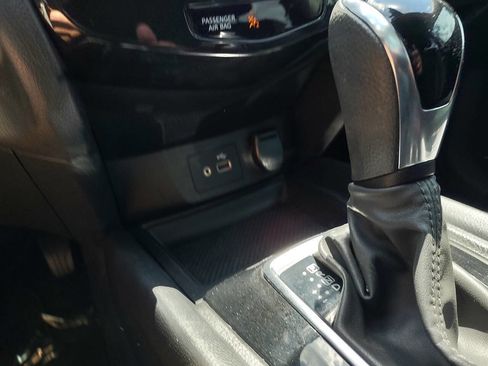 Used 2020 Nissan Rogue S image 20