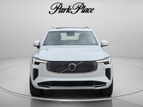 Used 2026 Volvo XC90 B5 Plus w/ Protection Package Premier image 9