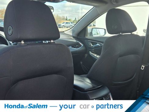 Used 2020 Chevrolet Malibu LT FWD image 11