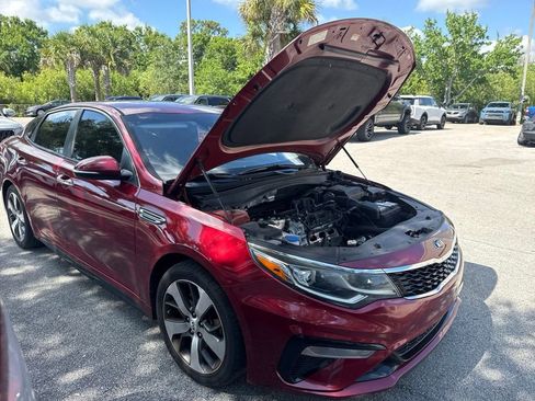 Used 2019 Kia Optima S FWD image 2