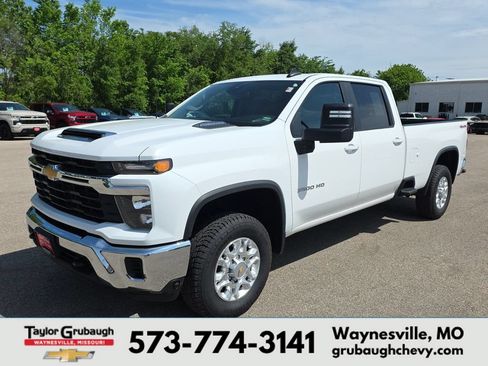 Used 2024 Chevrolet Silverado 3500 LT AWD/4WD image 4