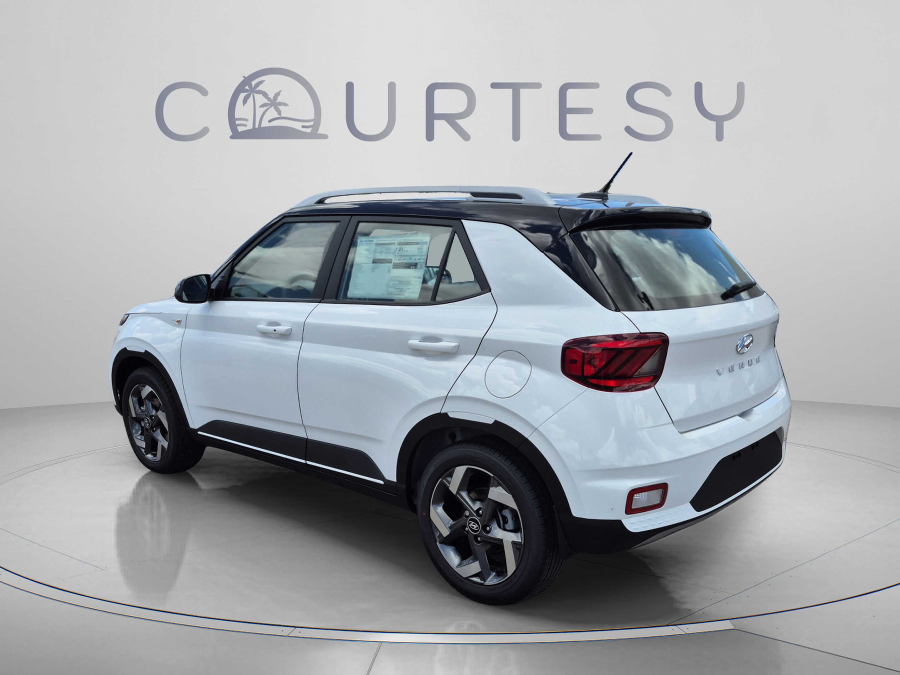 New 2026 Hyundai Venue SEL FWD image 3