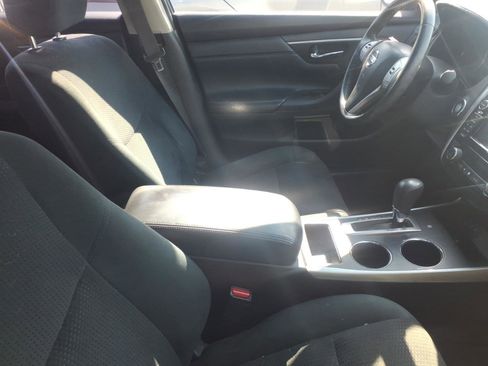Used 2015 Nissan Altima 2.5 SV w/ Convenience Package image 5