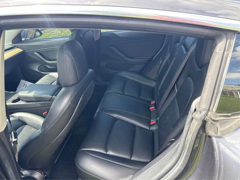 Used 2018 Tesla Model 3 Mid Range image 10