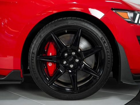 Used 2021 Ford Mustang Shelby GT500 w/ Carbon Fiber Handling Package RWD image 27