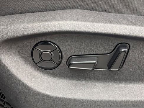 New 2026 Volkswagen Tiguan SE R-Line image 21