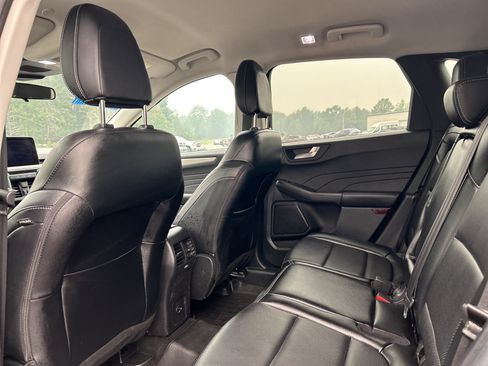 Used 2022 Ford Escape SEL w/ Equipment Group 302A AWD/4WD image 11