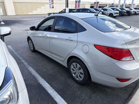 Used 2016 Hyundai Accent SE FWD image 4