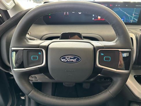 Certified 2025 Ford Expedition Active image 35