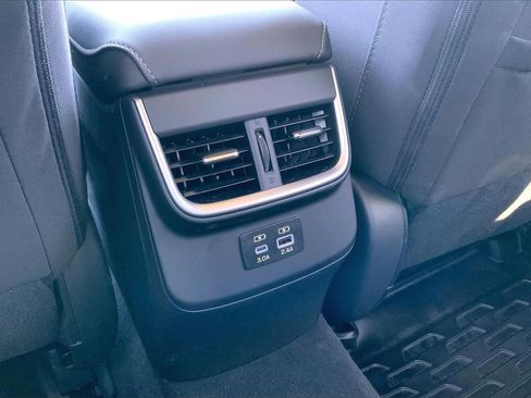 Certified 2025 Subaru Outback Premium image 10