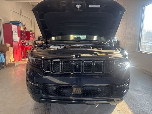 New 2025 Jeep Wagoneer Series II w/ Convenience Group I image 12