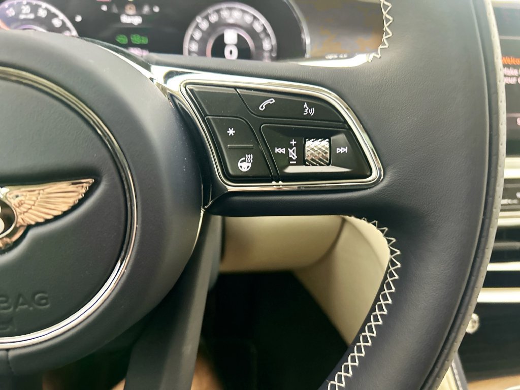 Used 2026 Bentley Flying Spur V8 AWD/4WD image 12
