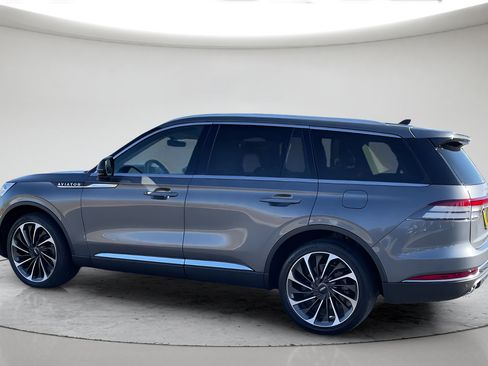 Used 2023 Lincoln Aviator Reserve w/ Equipment Group 201A AWD/4WD image 10
