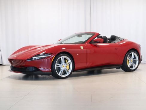 Used 2025 Ferrari Roma Spider image 1