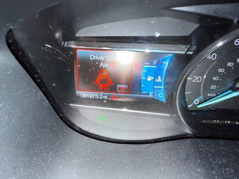 Used 2018 Ford Explorer XLT w/ Equipment Group 202A FWD image 9