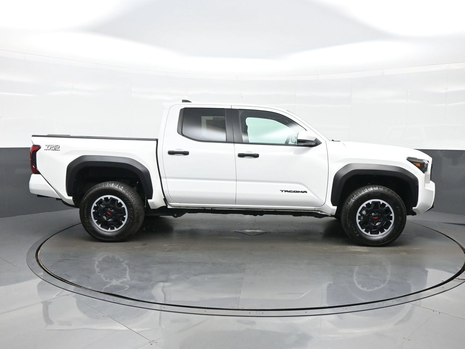 Used 2024 Toyota Tacoma TRD Off-Road AWD/4WD image 7