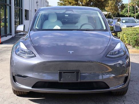 Used 2023 Tesla Model Y Long Range image 11