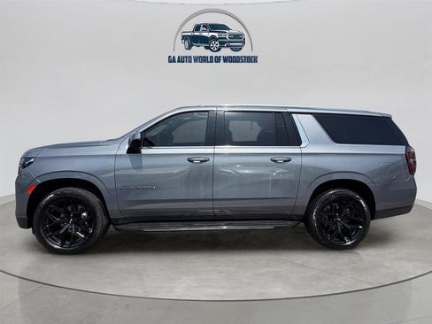 Used 2021 Chevrolet Suburban LT RWD image 13