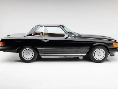 Used 1989 Mercedes-Benz 560 SL image 18