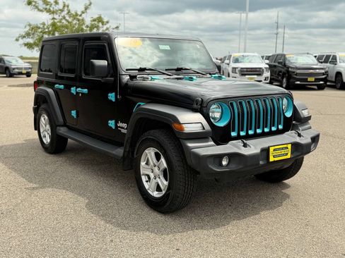 Used 2019 Jeep Wrangler Unlimited Sport S AWD/4WD image 4