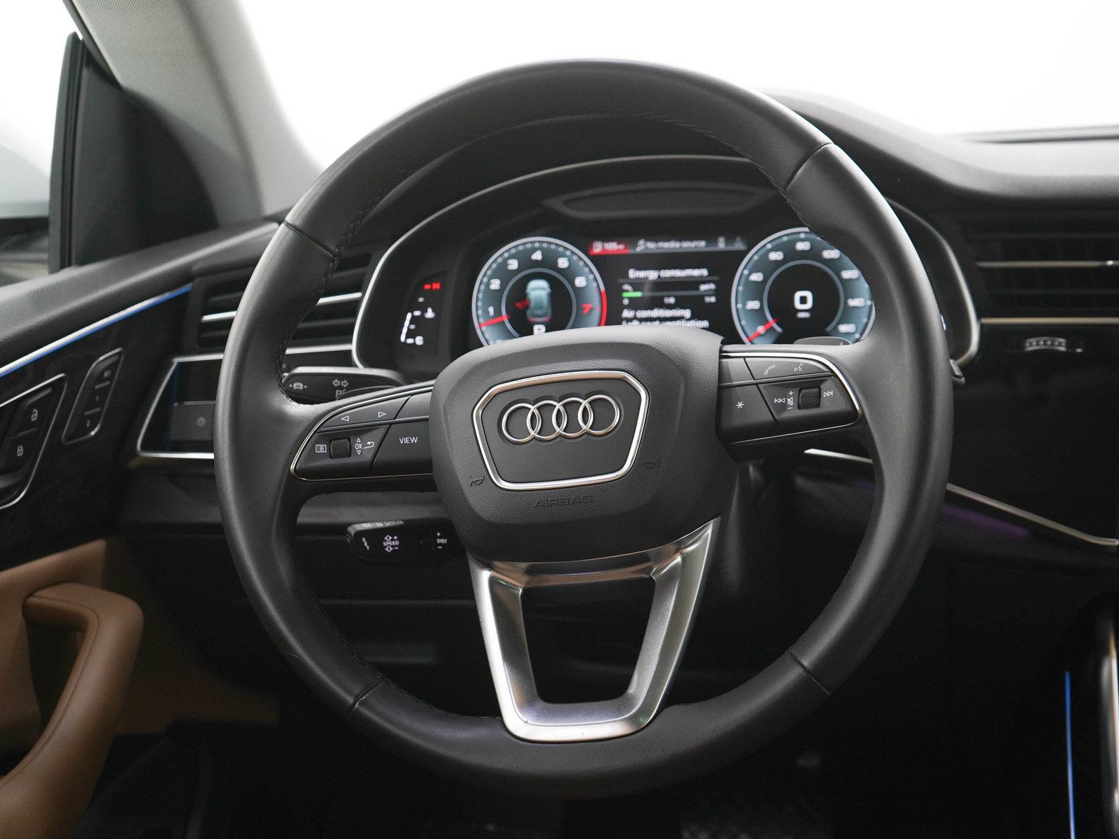 Used 2022 Audi Q8 Premium Plus w/ Premium Plus Package AWD/4WD image 18