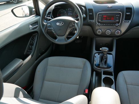 Used 2018 Kia Forte LX FWD image 9
