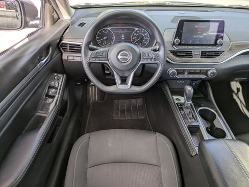 Used 2023 Nissan Altima 2.5 SV image 16