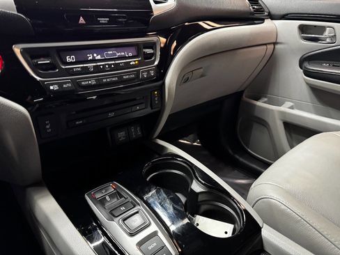 Used 2017 Honda Pilot Touring image 24