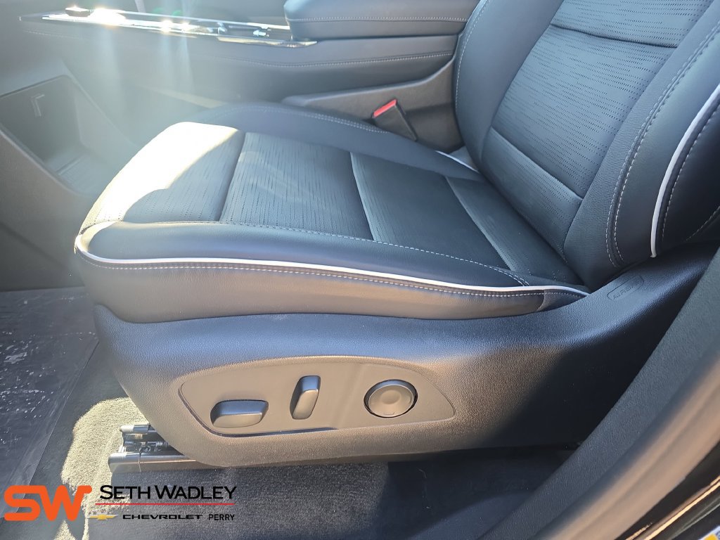 Used 2026 Buick Enclave Sport Touring w/ Power Package FWD image 30
