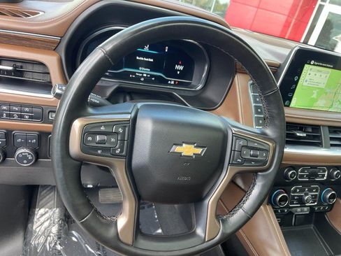 Used 2023 Chevrolet Suburban High Country AWD/4WD image 23