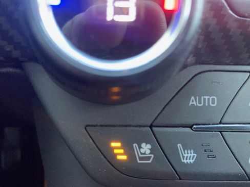 Used 2016 Chevrolet Corvette Z06 w/ 3LZ Preferred Equipment Group image 21