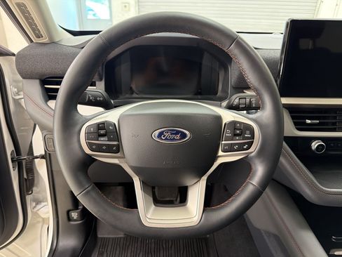 Certified 2025 Ford Explorer Active w/ Active Comfort Package AWD/4WD image 11
