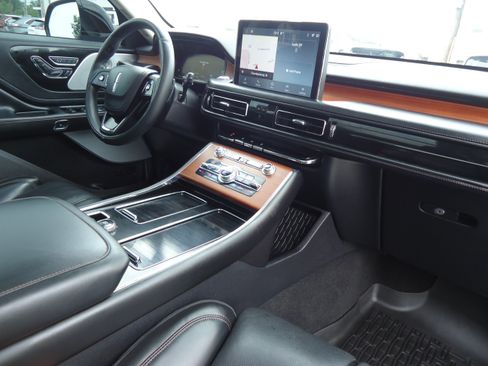 Used 2020 Lincoln Aviator Reserve w/ Equipment Group 202A AWD/4WD image 27