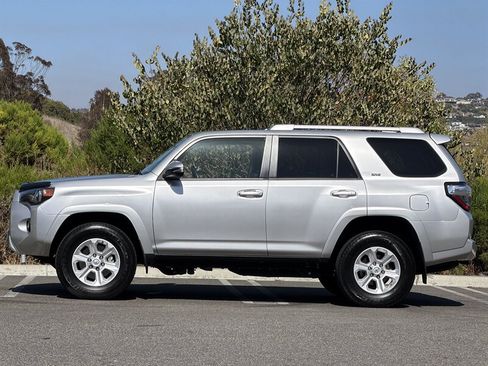 Used 2014 Toyota 4Runner SR5 Premium AWD/4WD image 3