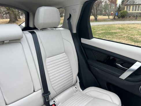 Used 2021 Land Rover Discovery Sport S image 19