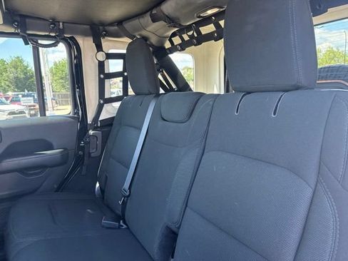 Used 2019 Jeep Wrangler Unlimited Sahara AWD/4WD image 16