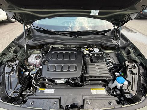 Used 2025 Volkswagen Tiguan SE R-Line FWD image 28