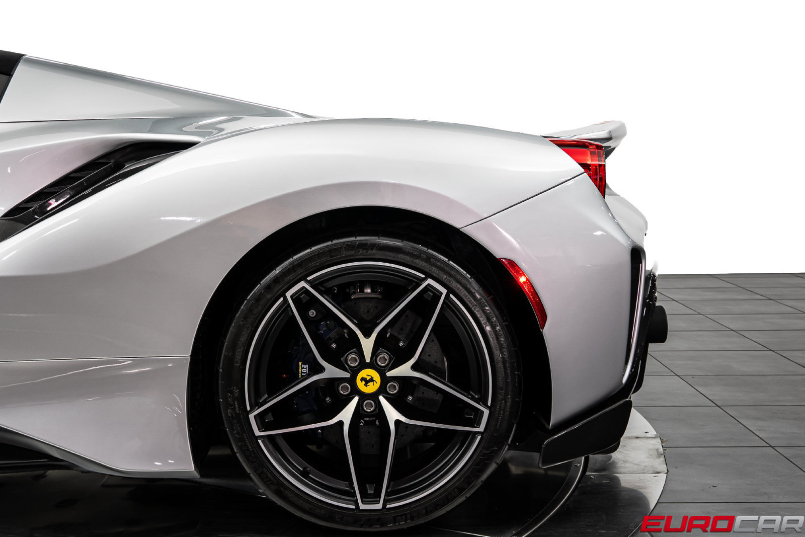 Used 2020 Ferrari 488 Pista Spider RWD image 24