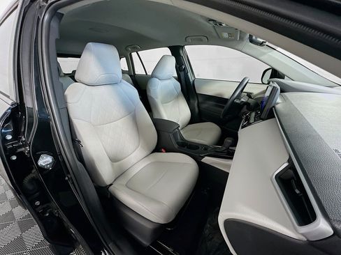 Certified 2025 Toyota Corolla Cross L image 27