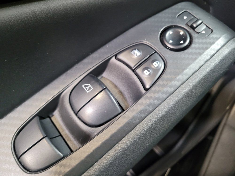 Used 2025 Nissan Altima 2.5 SV FWD image 27