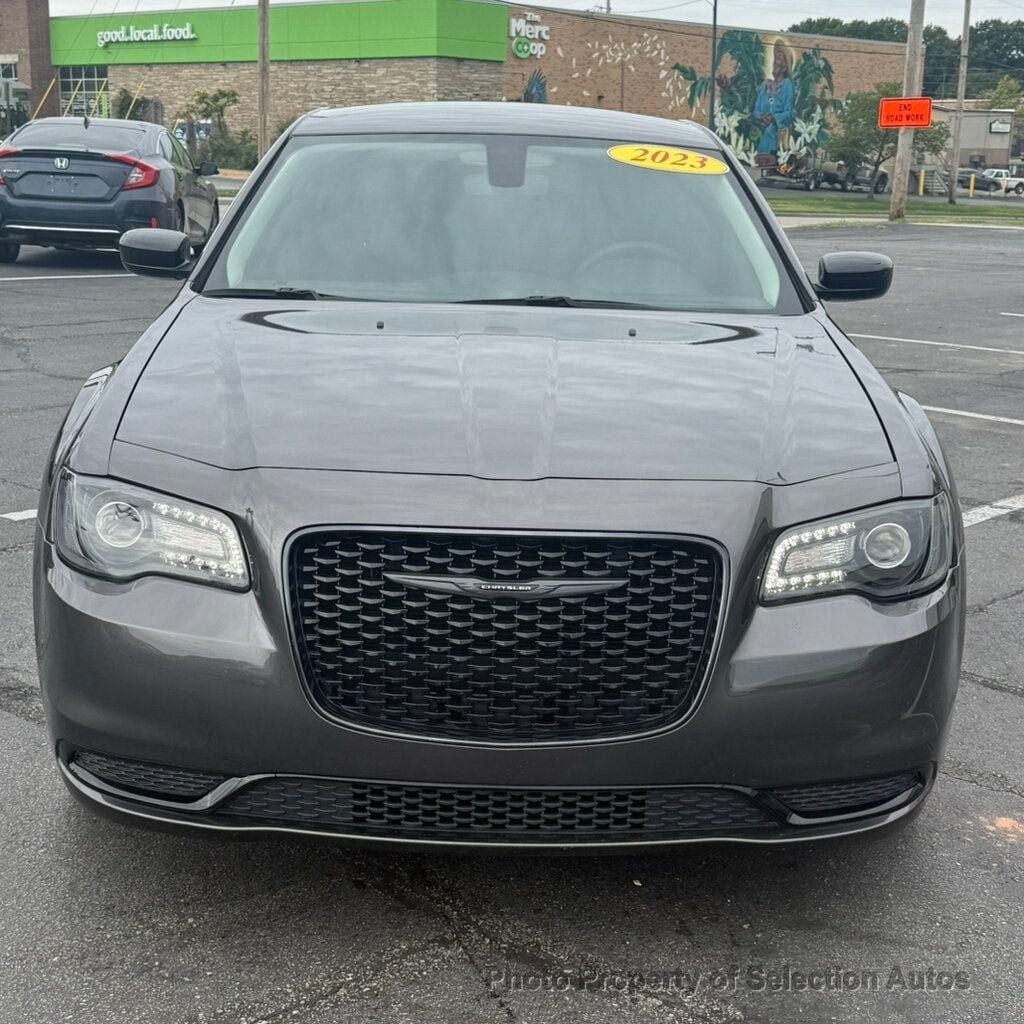 Used 2023 Chrysler 300 Touring w/ Sport Appearance Package RWD image 5