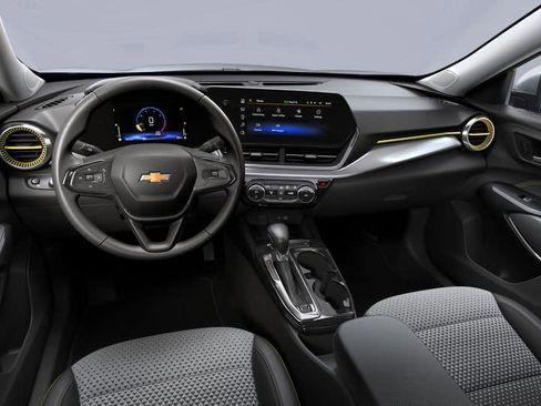 New 2025 Chevrolet Trax LT image 16
