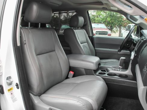 Used 2017 Toyota Sequoia Limited w/ Safety & Convenience Package image 47